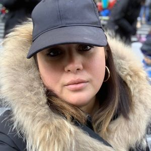 Meet your Posher, Daniela